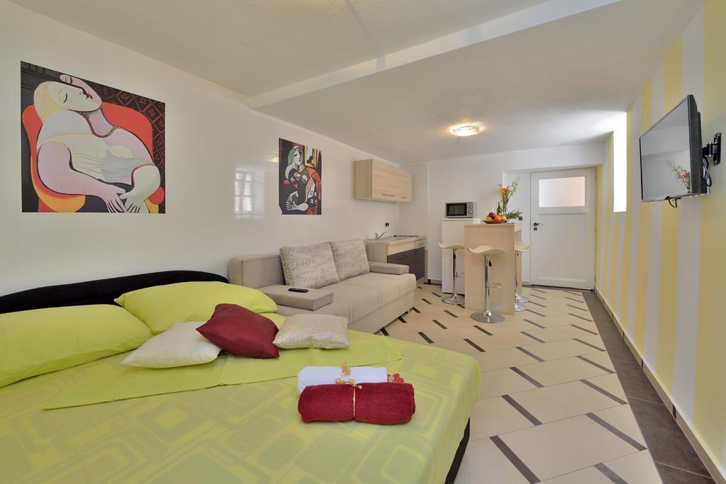 Apartments Carpe Diem Novigrad  Room photo